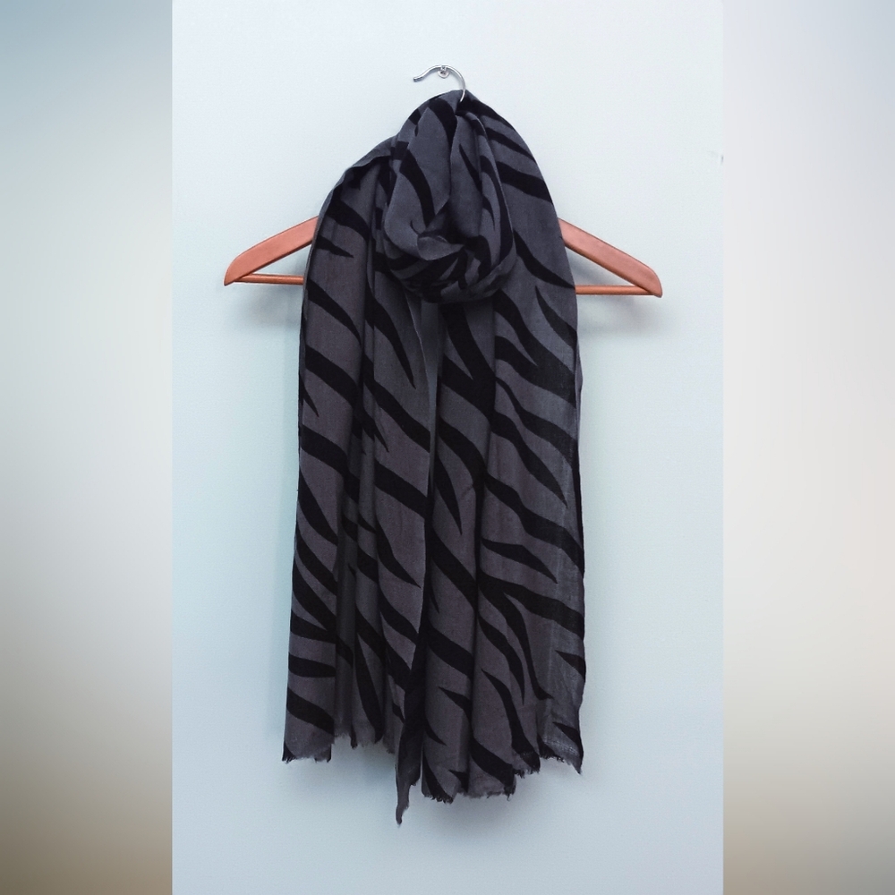 Scarf with Fringe Animal Print Dark Gray and Black OS